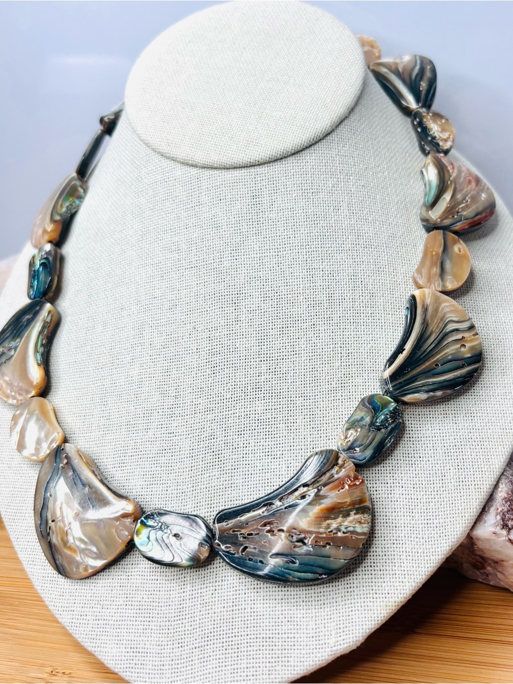 Abalone Shell Reversible Statement Necklace Iridescent Green Blue - Picture 9 of 9
